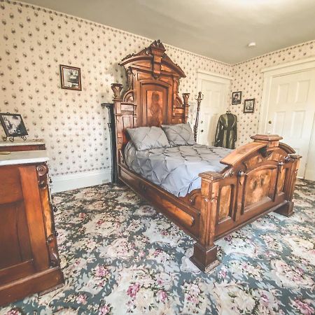 Lizzie Borden House Bed & Breakfast Fall River Bagian luar foto