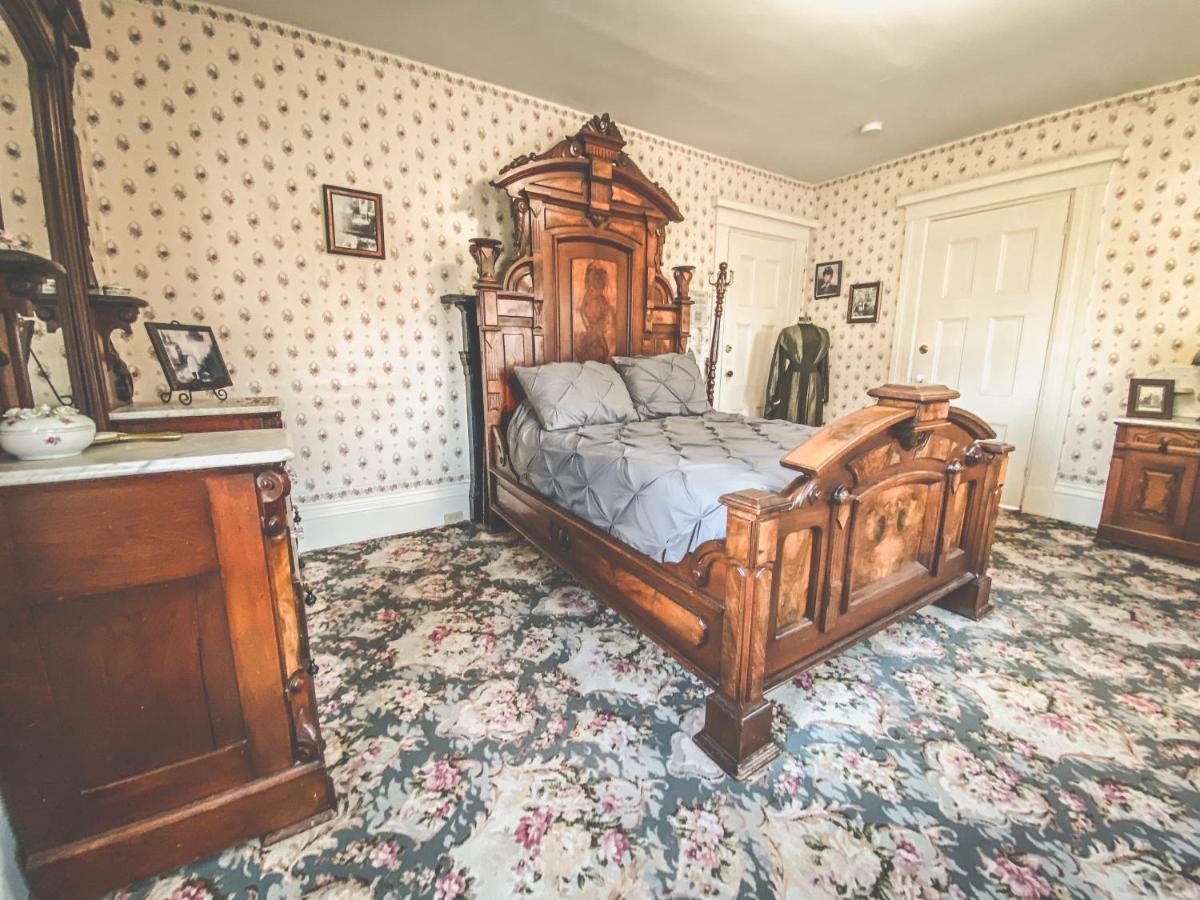 Lizzie Borden House Bed & Breakfast Fall River Bagian luar foto