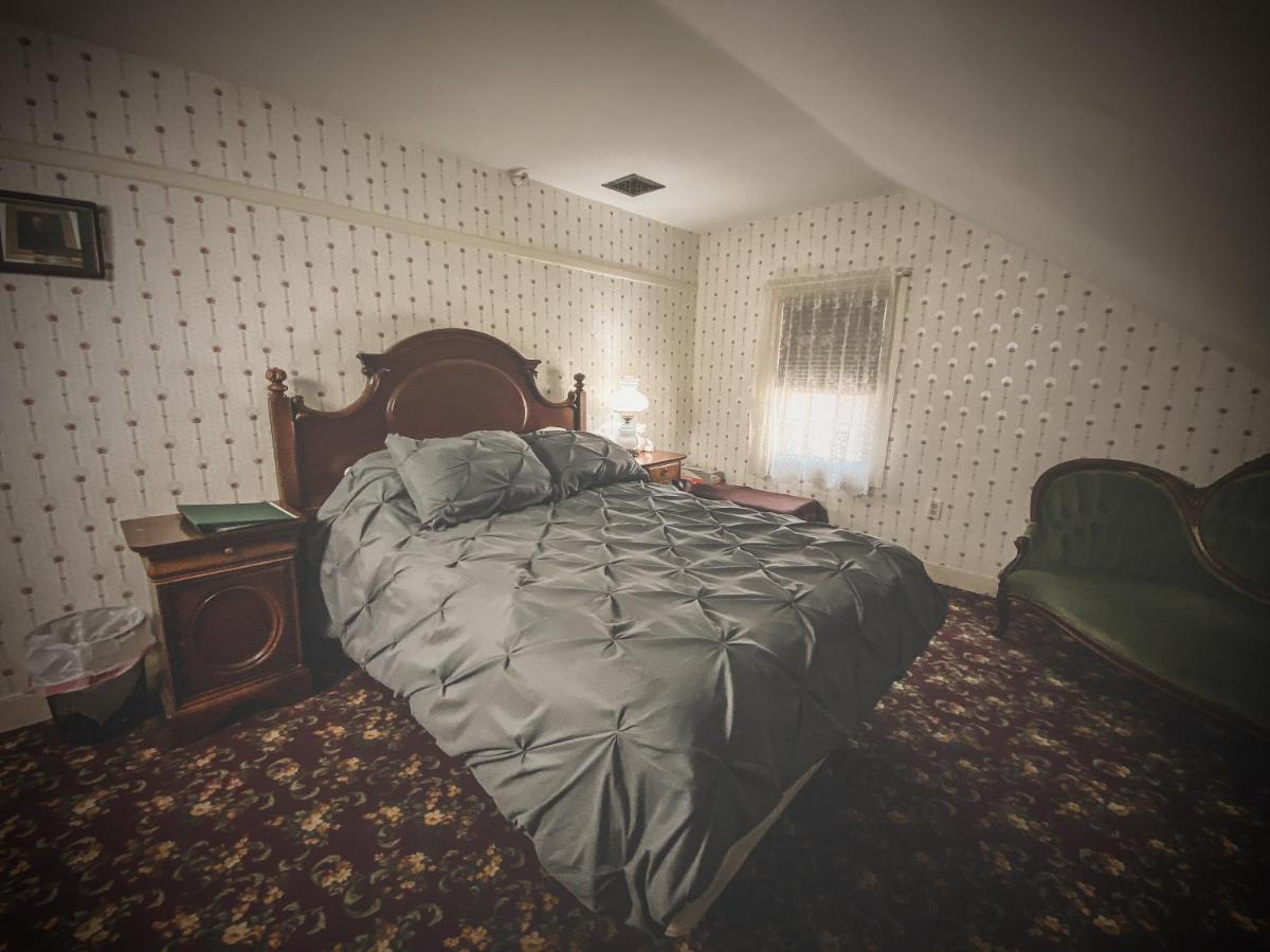 Lizzie Borden House Bed & Breakfast Fall River Bagian luar foto