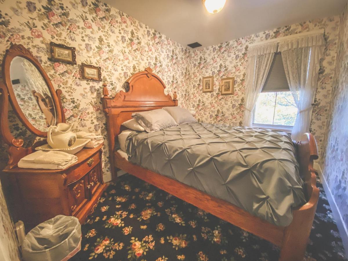 Lizzie Borden House Bed & Breakfast Fall River Bagian luar foto